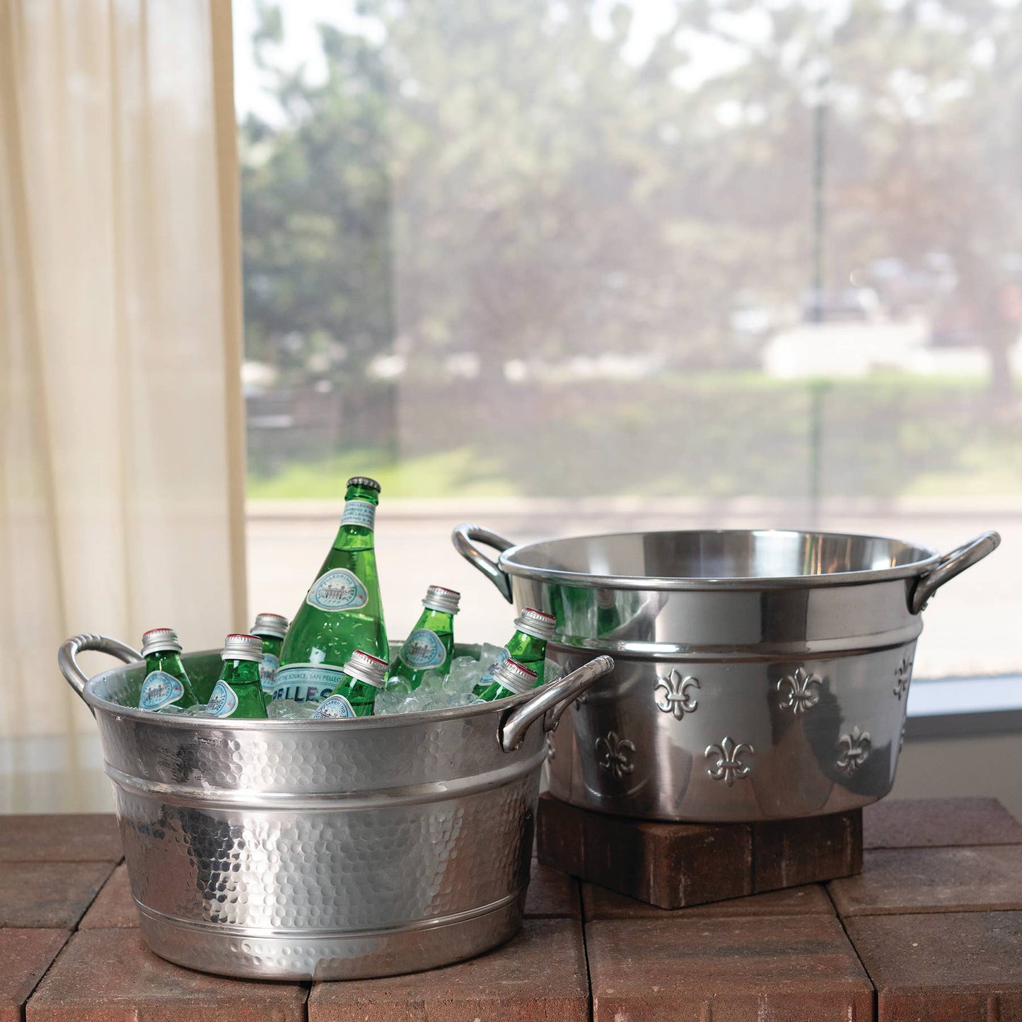 Hammered Beverage Tub with Handles
