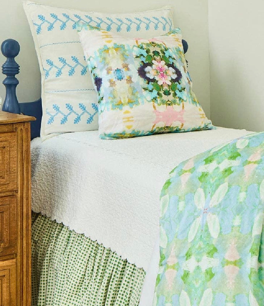 Pillows & Blankets