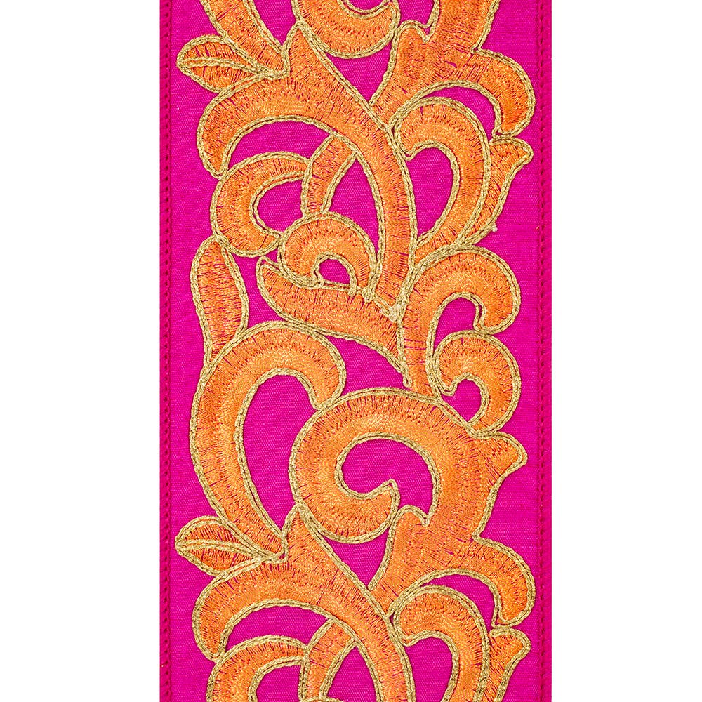 SCROLL EMB INTERTWINED