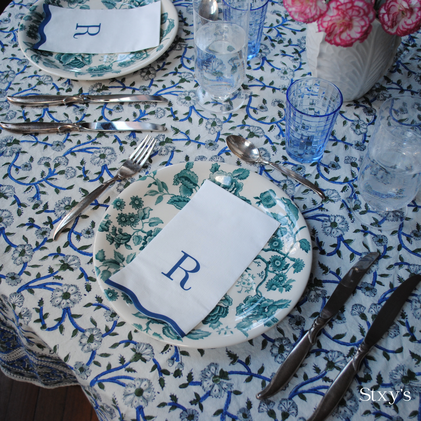 Letter “B” Initials Monogram Paper Napkins - Blue and White Scalloped